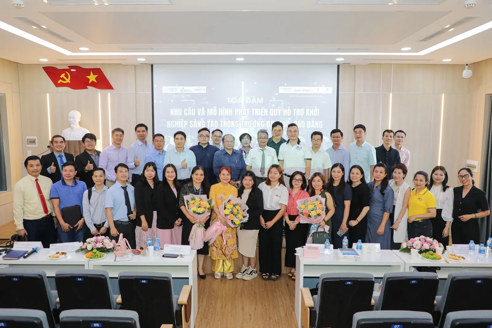 Thắp lửa khởi nghiệp từ giảng đường đại học