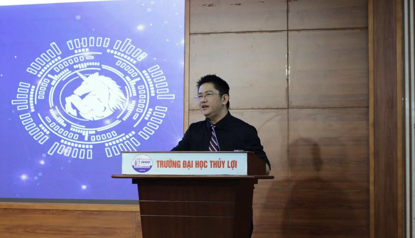 Ra mắt ứng dụng Cờ Kỳ Lân - Xây dựng chương trình đào tạo kết hợp ứng dụng nền tảng giảng dạy khởi nghiệp tại các trường đại học và địa phương