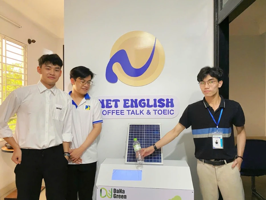DANA GREEN – SMART TRASH BIN PROJECT, INTEGRATING AI AND IOT TECHNOLOGY